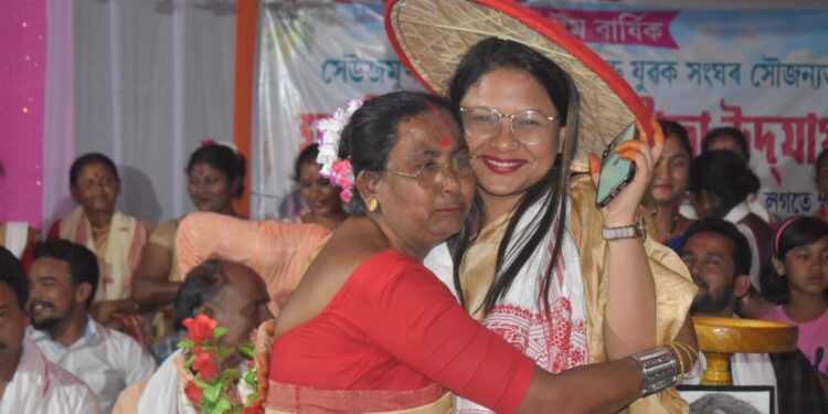 A Humanitarian in her own way Social Worker Barnali Phukan strives to make a Change in the Lives of the Poor!